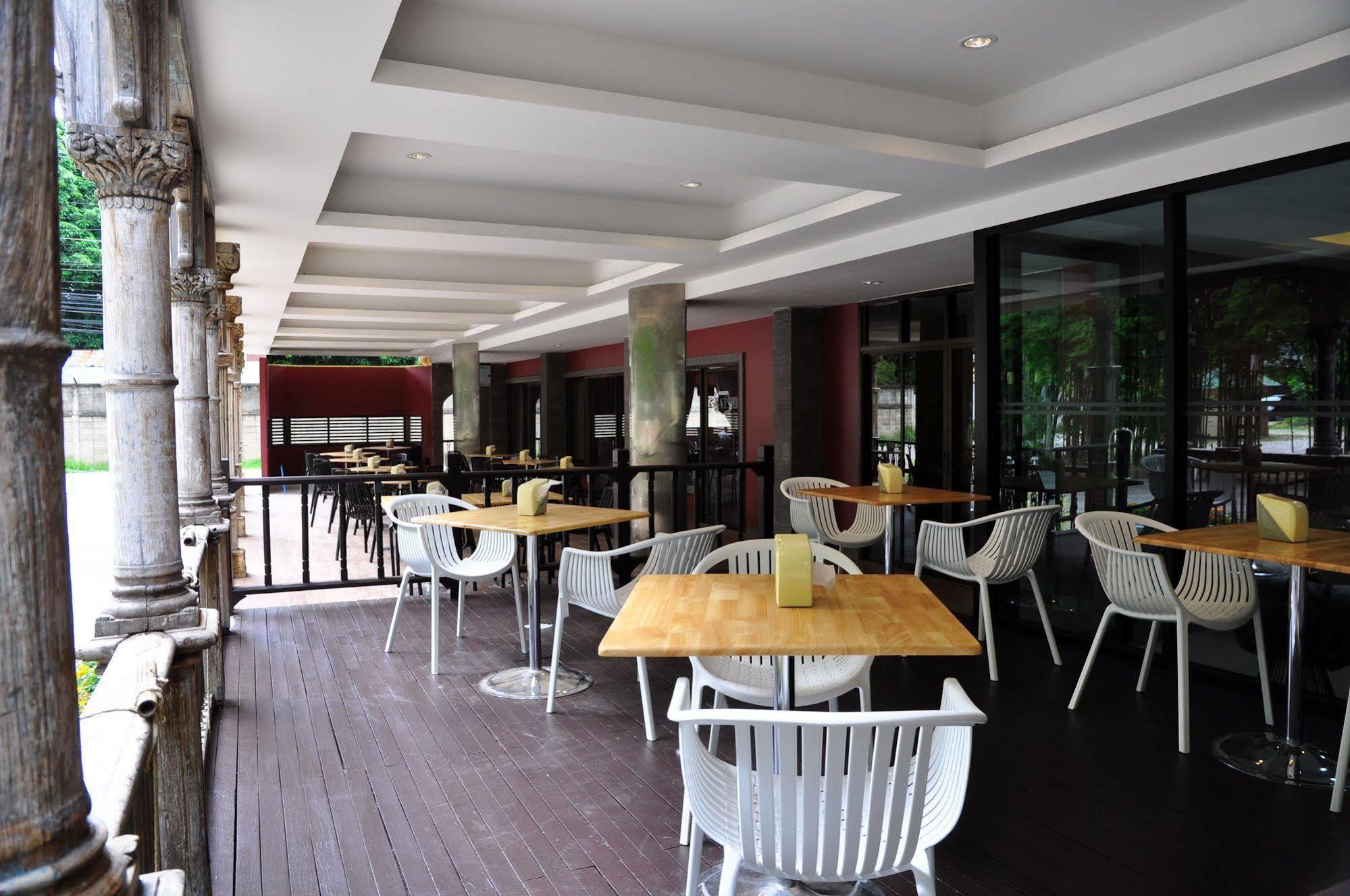 Chiangmai S.P. Hotel Чіангмай Екстер'єр фото