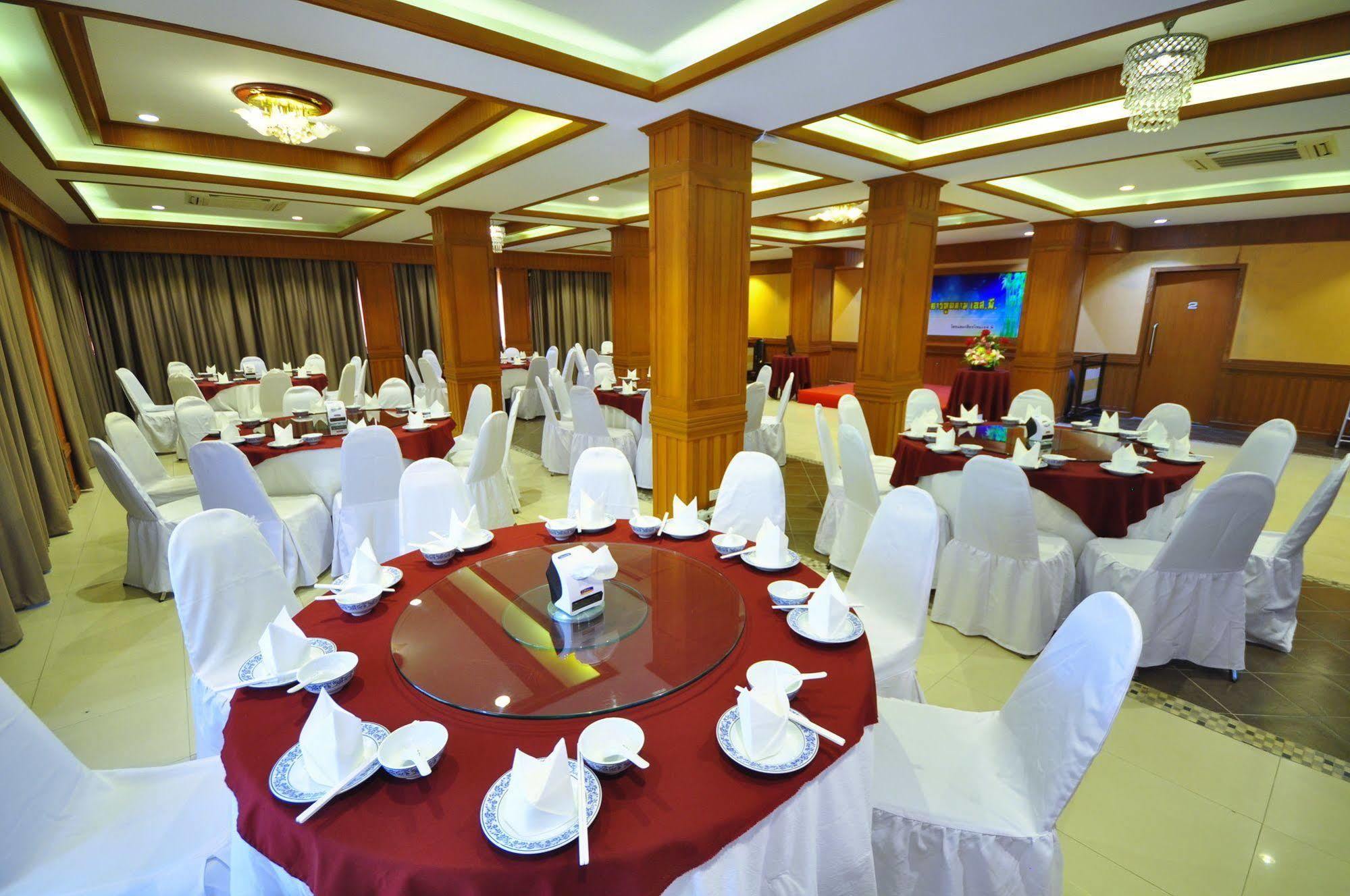 Chiangmai S.P. Hotel Чіангмай Екстер'єр фото